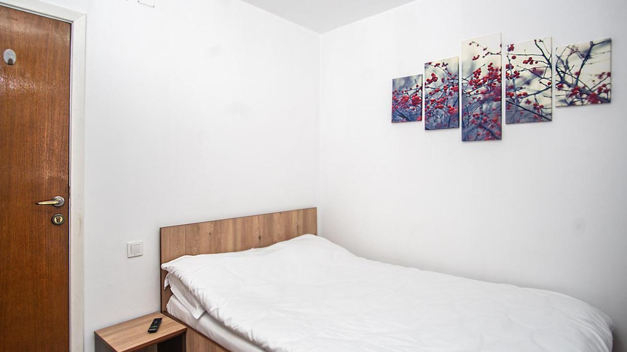 Hotel La Platouri Voluntari Extérieur photo